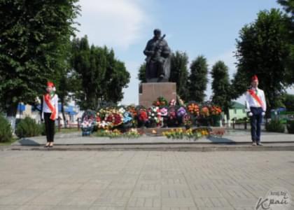 Праздничное шествие и митинг-реквием прошли в Сморгони (фото, видео)