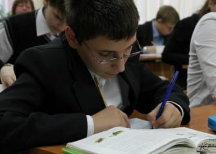 Более 80% школ Беларуси в новом учебном году будут начинать занятия с 9 утра