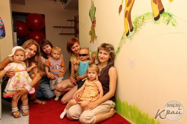 семейный досуговый центр «Кроха» в Молодечно, улица Буховщина, 60. Развивающие и обучающие программы для детей от года до трех лет.