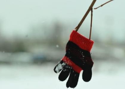 Сотрудники МЧС освободили ребенка из снежного плена в Минске