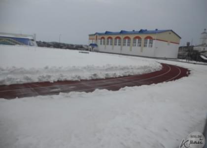 ФОТОФАКТ: Городской стадион в Глубоком почти весь покрыт снегом