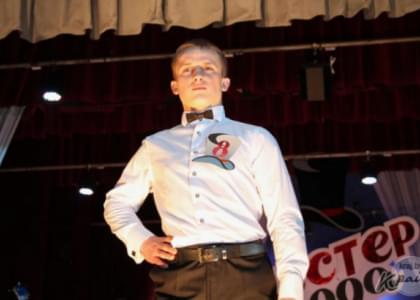 ФОТО- и ВИДЕОФАКТ: Участник конкурса «Мистер Сморгонь – 2015» со сцены сделал предложение руки и сердца своей девушке