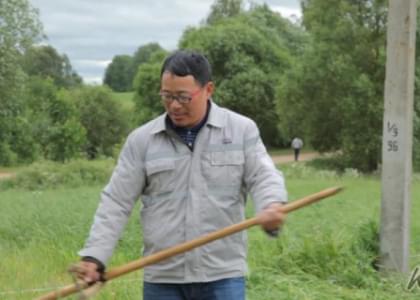 Китайцы и якуты косили траву на чемпионате в Жилинских под Поставами (фото, видео)