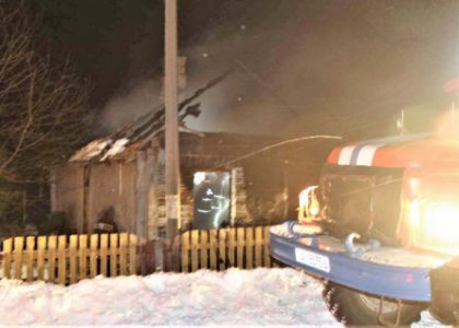 В Ошмянском районе на пожаре в своем доме погибли брат с сестрой