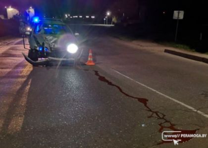 В Вилейке водитель отпраздновал День Победы: его автомобиль врезался в шлагбаум