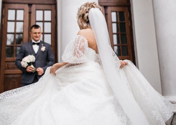 Свадьба месяца. Диана Забрамская из Сморгони: «Поженились в мае всем приметам назло, еще и кольца ребристые купили»