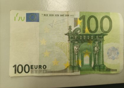 В Молодечно подросток пытался обменять фальшивые 100 евро