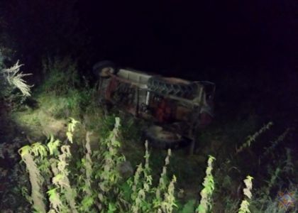 В Воложинском районе опрокинулся трактор, пострадал мужчина