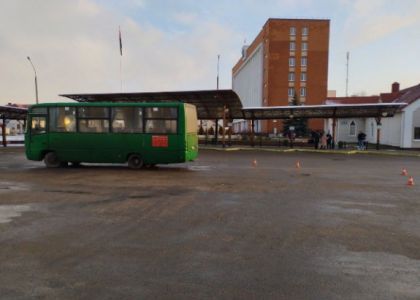 В Ошмянах автобус сдавал назад и сбил пенсионерку