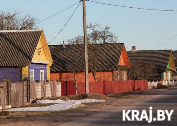 «Привезли б вы женщину». Как живется в графских владениях через дорогу от Вилейки