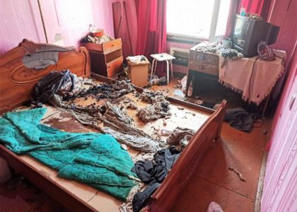 Двух братьев спасли сотрудники МЧС на пожаре в Сморгони – обоих отвезли в больницу, где они отказались от госпитализации