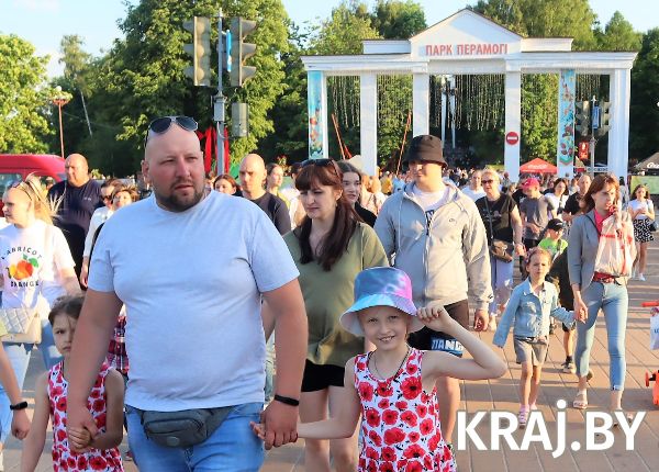Удав Даша, лошадка пони, гости из Мурманска и Калининграда. Узнали, что самое прикольное на фестивале в Молодечно 