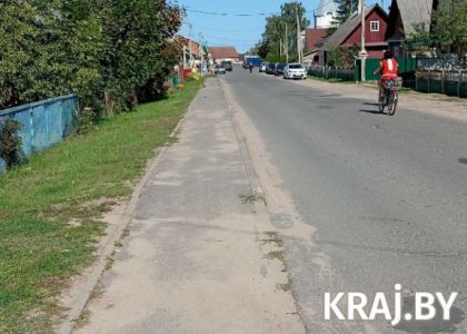 В агрогородке Нарочь под Мяделем после обращения жителей навели порядок, но проблемы еще остались 