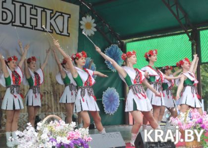 Бульбатрактор, казаки и Солодуха. Какими были “Дожинки” в Вилейском районе 