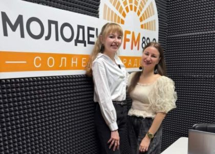 Знакомьтесь: блогер, радиоведущая Молодечно FM Екатерина Абанович и я, Ульяна Посох, мечтающая о журналистике 