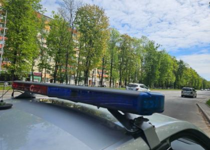10 тысяч рублей выплатит пострадавшему велосипедисту водитель автомобиля, совершивший ДТП на пешеходном переходе в Молодечно. Что еще постановил суд?   