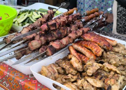 Шашлык из курицы  на День Победы в Молодечно был на три рубля дороже, чем в Вилейке  