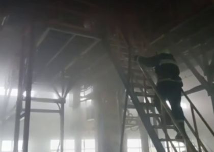 В Докшицком районе горел производственный цех - работники потушили огонь самостоятельно 