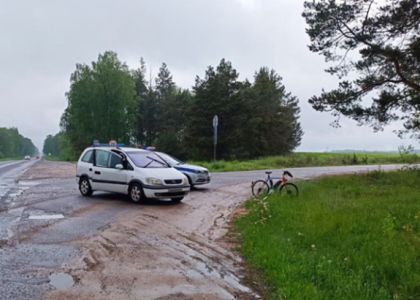 В Сморгонском районе велосипедистка попала под колеса легковушки 