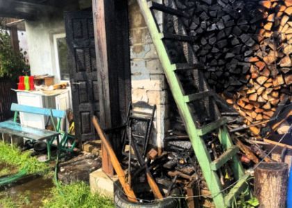 Баня горела в Сморгони. Хозяин накануне пожара работал рядом с болгаркой 