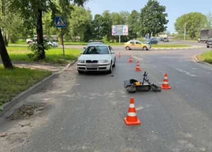 В Молодечно водитель сбила пенсионера на электросамокате 