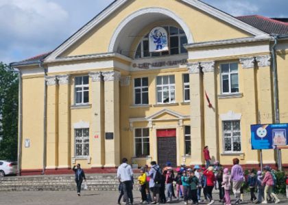 Что объединяет театр, электричество и фестиваль в Молодечно? Узнали в Минском областном театре кукол «Батлейка» 