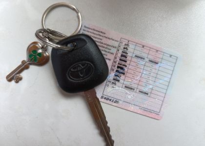 В Мяделе бесправнику, который снова сел за руль авто, суд назначил 340 часов общественных работ 
