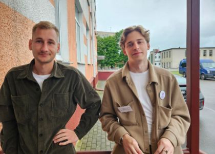 Почему парни из Несвижского района не ухаживают за молодечненками и о чем мечтают девчата из Брестской области? 