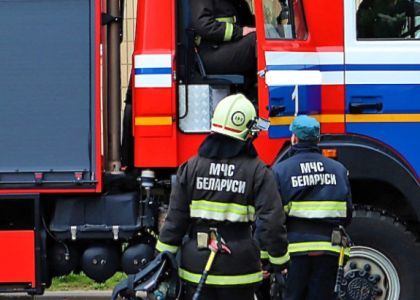 Спасатели в Островце достали из ливневого колодца мальчика – жизнь ребенку спасти не удалось 