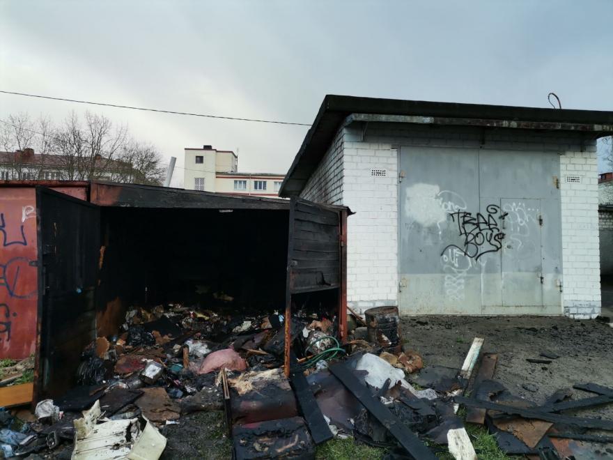 Пожар в гараже по ул. Притыцкого в Молодечно