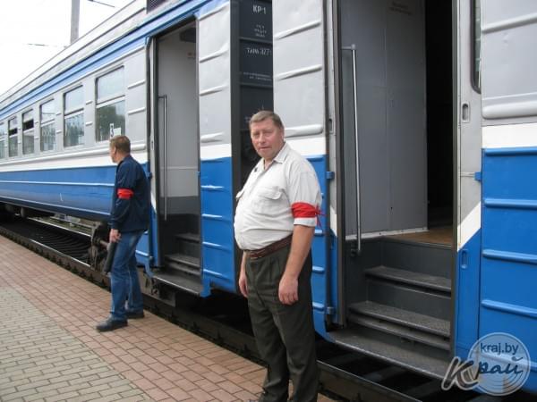 Поезд молодечно. Гродно Полоцк поезд. Проверяют билеты на перроне.