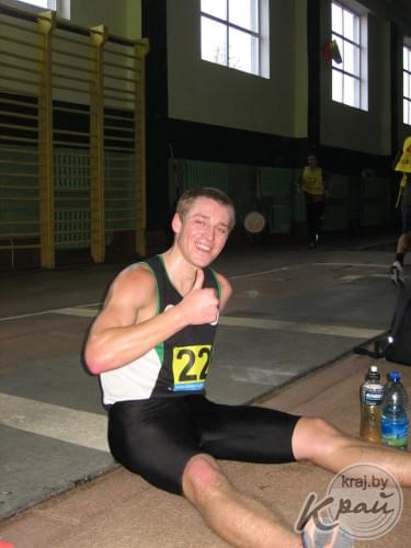 Победитель второго забега на 10 км Дмитрий Змитрукевич. Фото Светланы Тишко, Край.бай