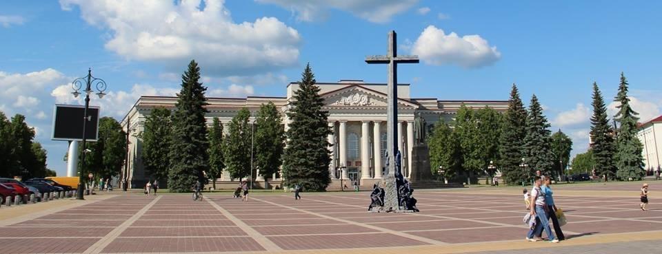 Примерная графическая реконструкция креста на Центральной площади Молодечно, если бы он сохранился