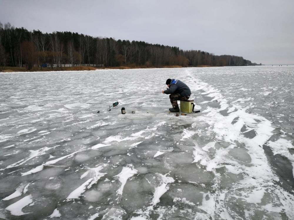 Рыбалка на водохранилище 2022. Зимняя рыбалка на Угличском водохранилище. Рыбалка на Десногорском водохранилище зимой 2022г.. Рыбалка на Иваньковском водохранилище зима 2022г декабрь. Зимняя рыбалка на Слаке водохранилище.